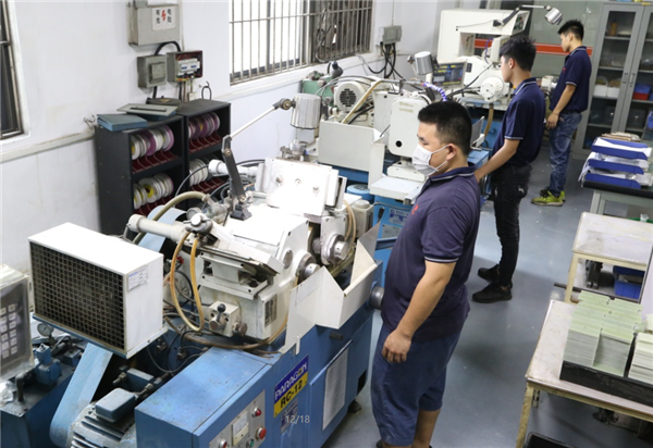 Centerless,cylindrical,inside hole grinder
