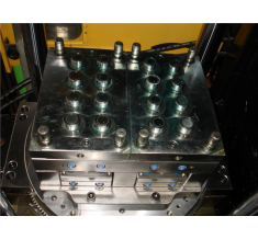 Precise mold with many cavities（cover parts）